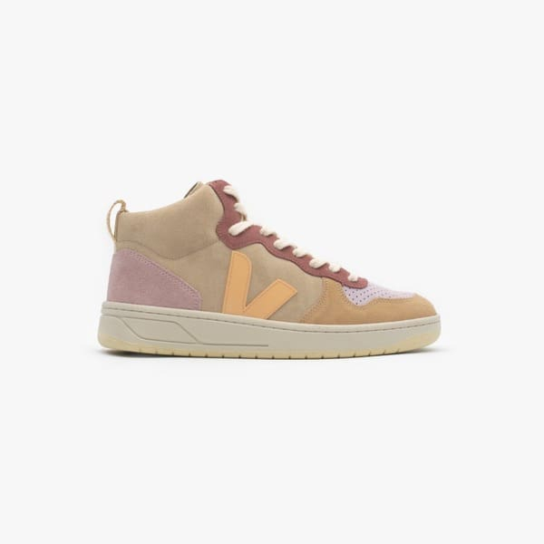 Veja iconic clearance